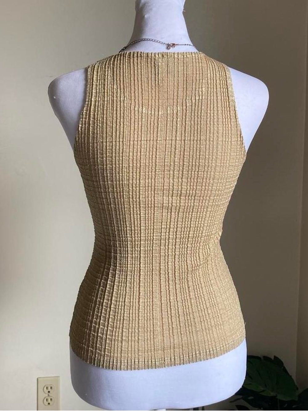Vintage 90s y2k slinky gold sleeveless top - Picture 6 of 7
